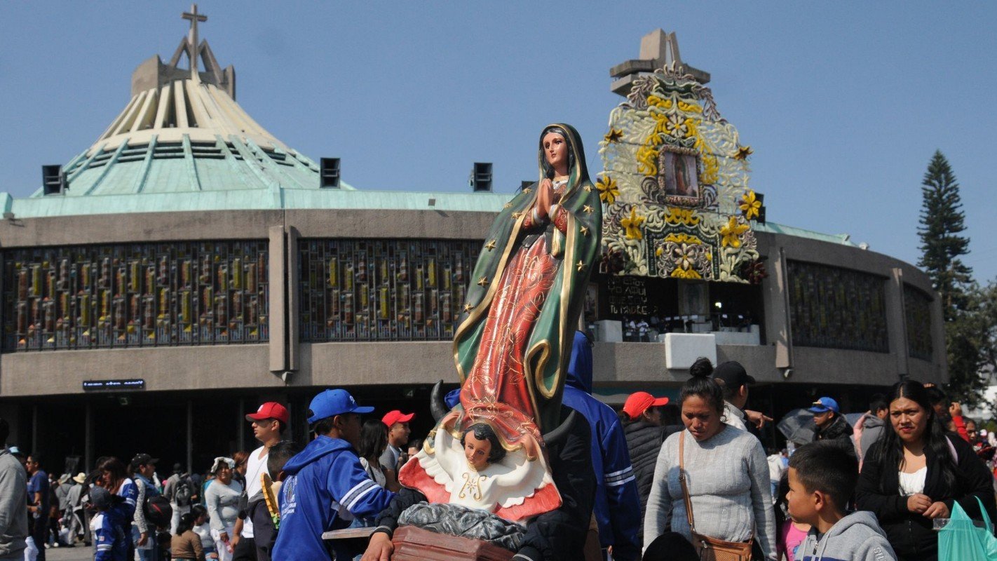 Mexicanos Honran A La Virgen De Guadalupe En El 492 Aniversario De Su