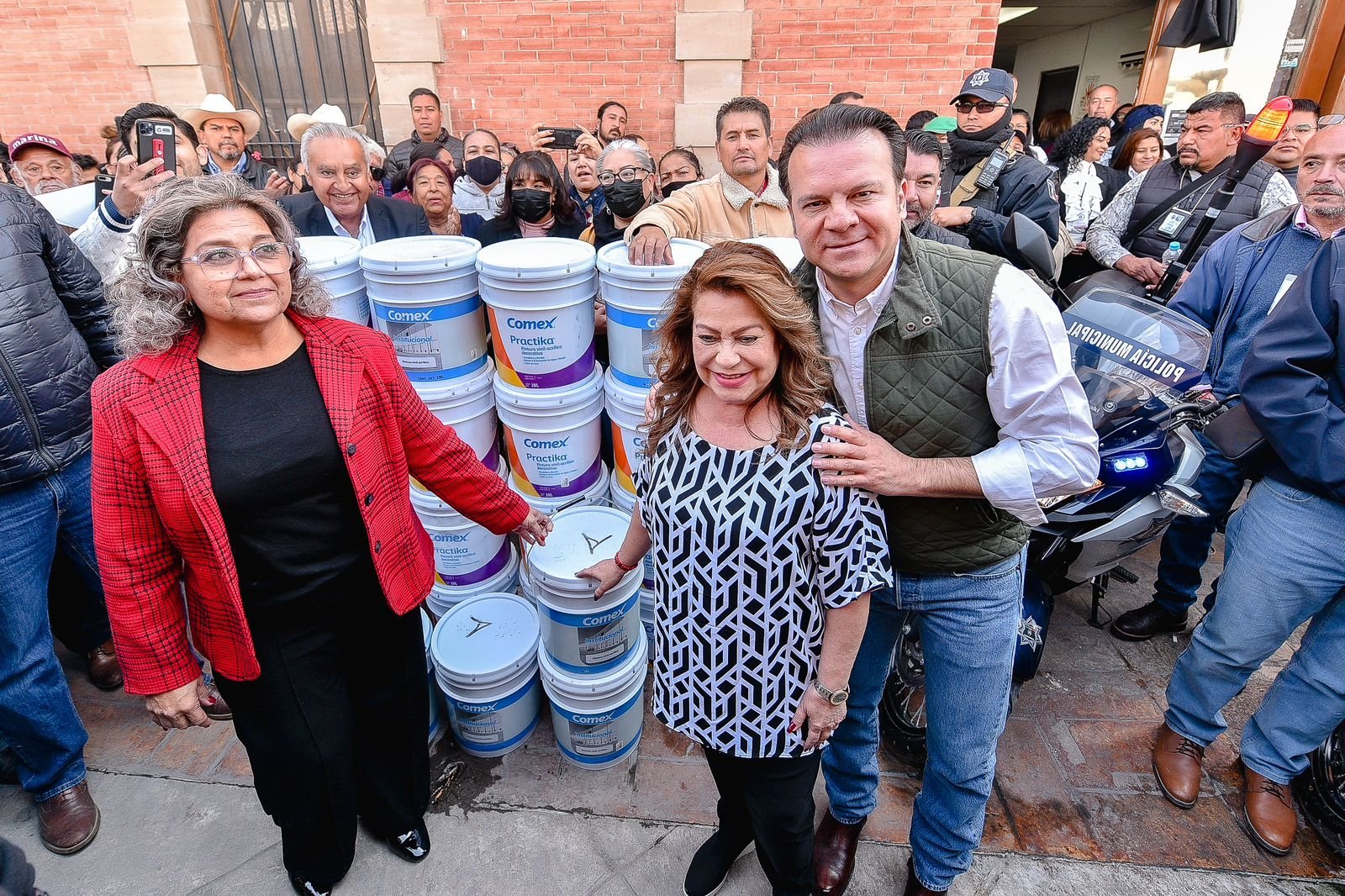 A Gómez Palacio se le adelantó la Navidad, afirma Leticia ante entrega de  más patrullas y apoyos del gobernador Esteban Villegas – Contexto de Durango